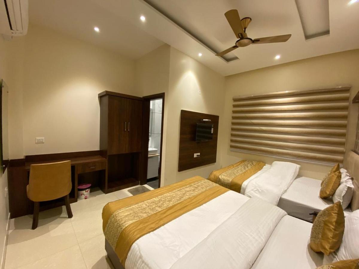Hotel Blossom Inn Αμριτσάρ Εξωτερικό φωτογραφία