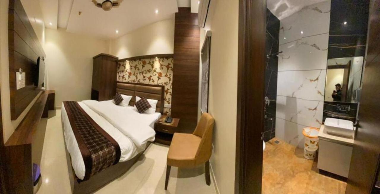 Hotel Blossom Inn Αμριτσάρ Εξωτερικό φωτογραφία