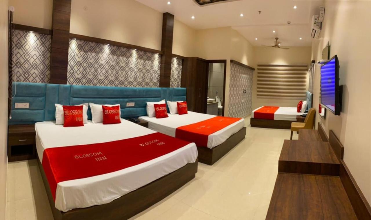 Hotel Blossom Inn Αμριτσάρ Εξωτερικό φωτογραφία
