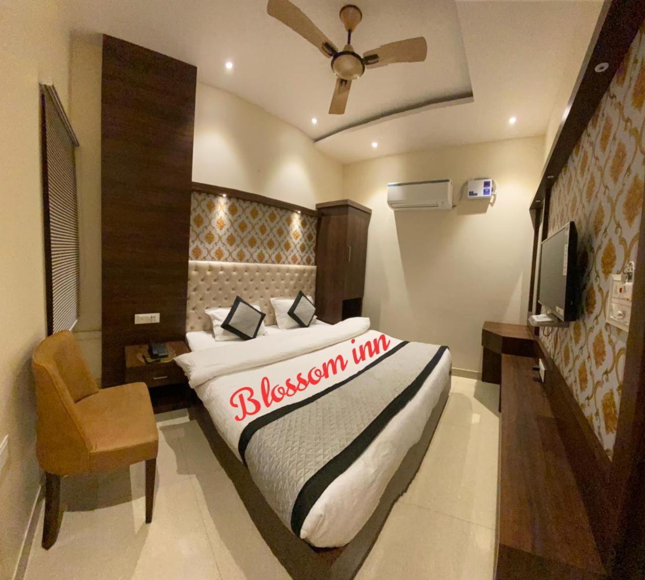 Hotel Blossom Inn Αμριτσάρ Εξωτερικό φωτογραφία