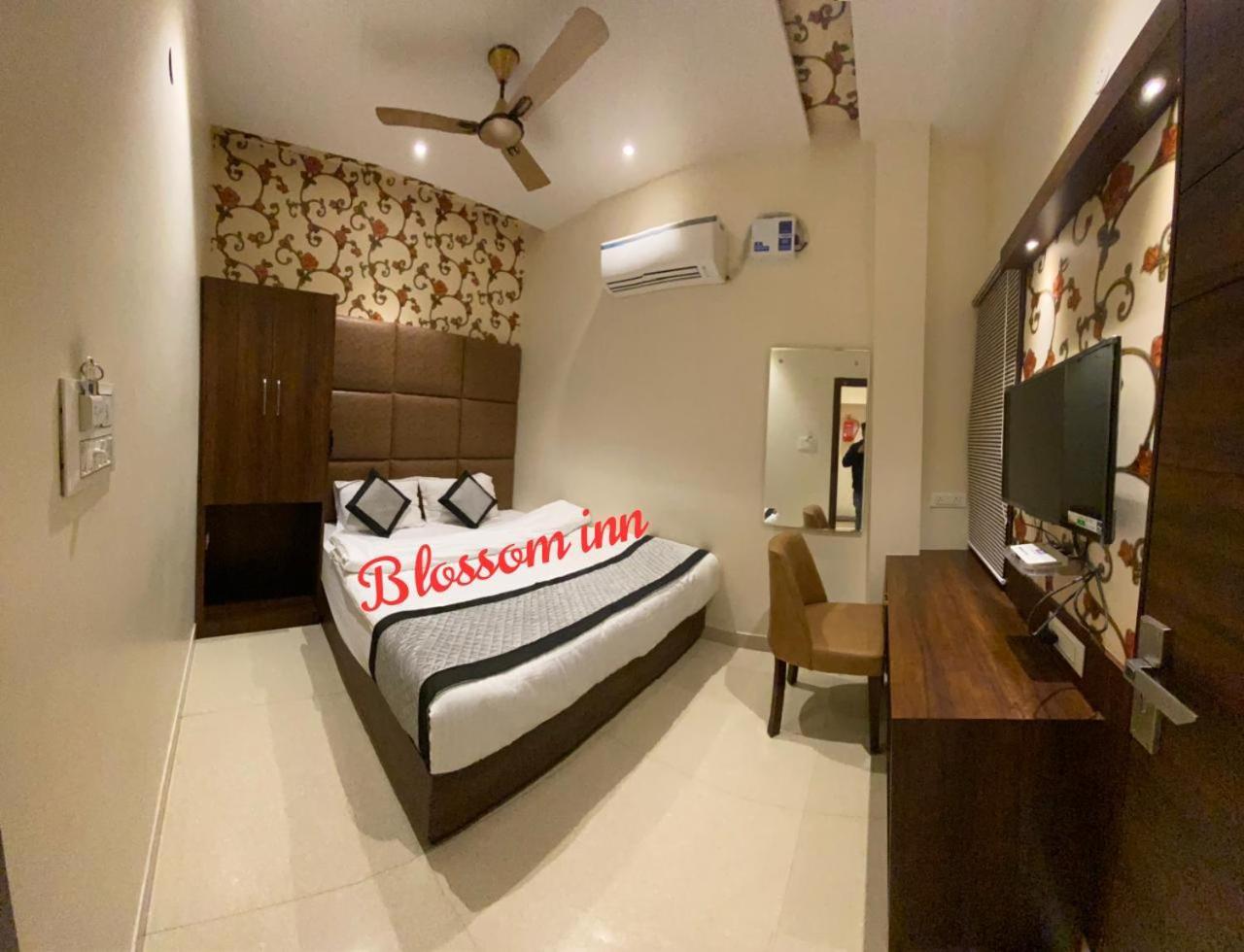 Hotel Blossom Inn Αμριτσάρ Εξωτερικό φωτογραφία