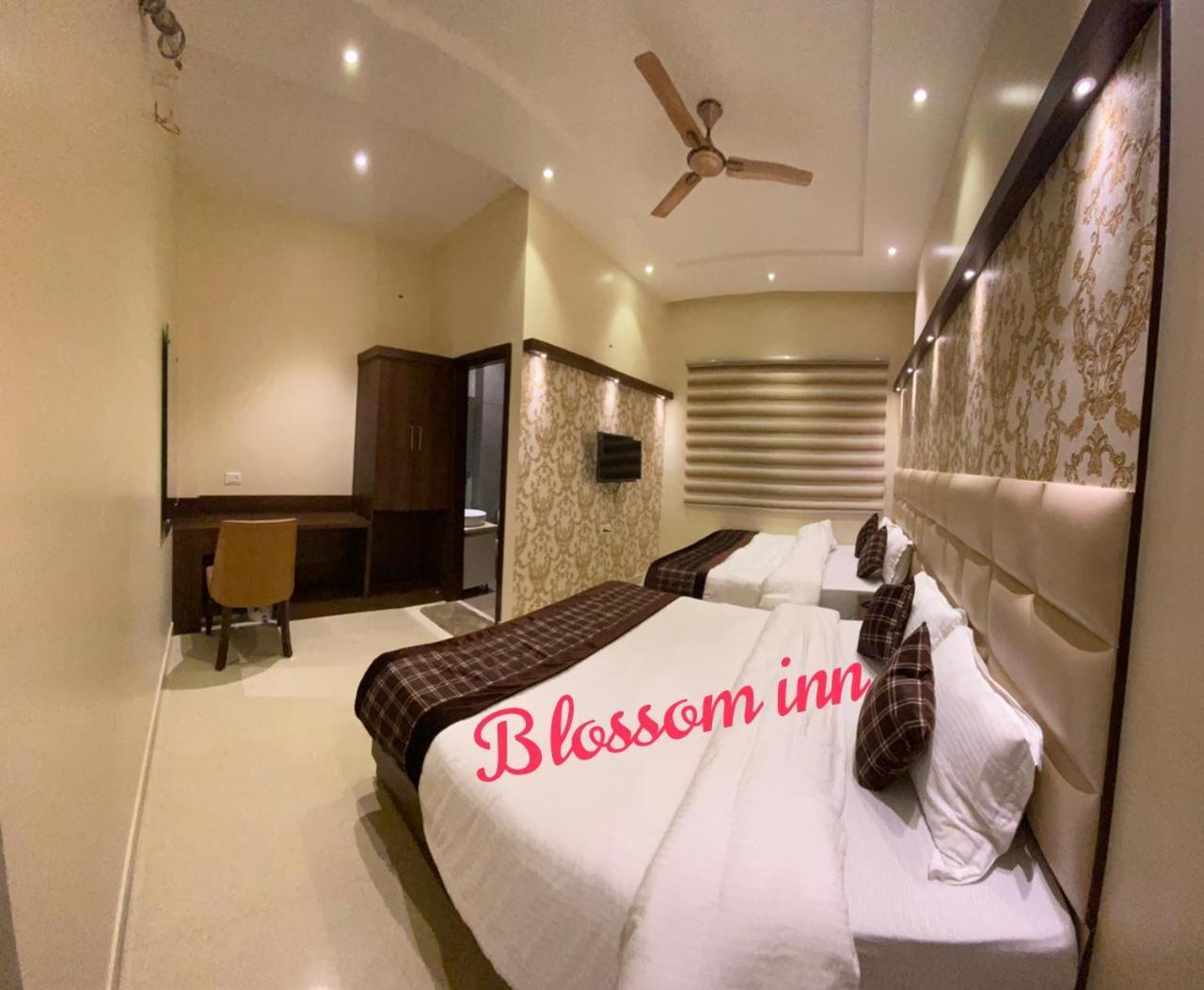 Hotel Blossom Inn Αμριτσάρ Εξωτερικό φωτογραφία
